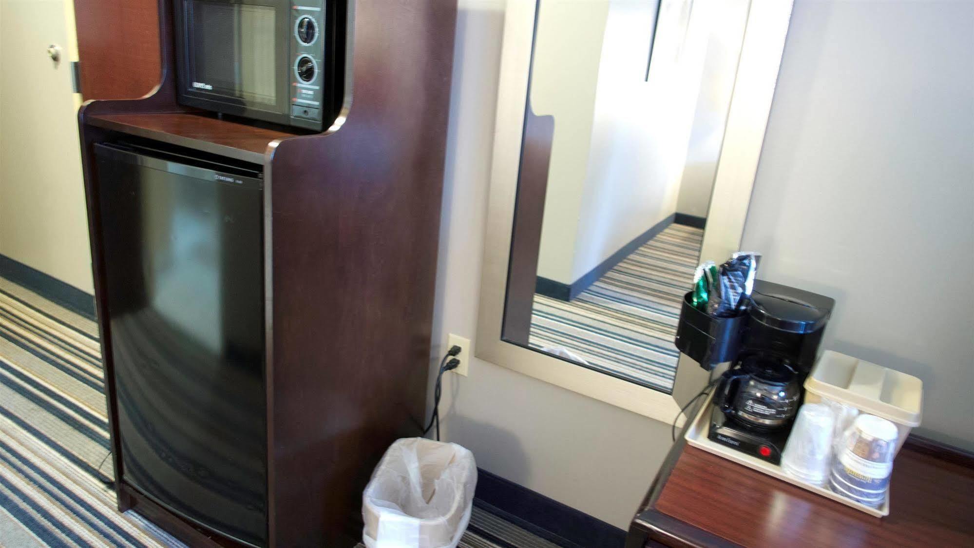 Comfort Inn & Suites Harrisburg-Hershey North Ngoại thất bức ảnh